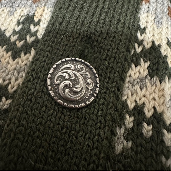 🎀BOGO 50% off 🎀 Patterned Green and White Cardigan - Picture 4 of 10